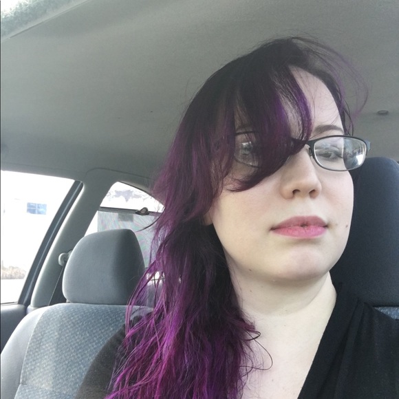 Meet your Posher, Lauren - Picture 1 of 1